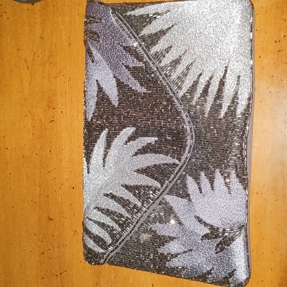 Silver beaded palms clutch